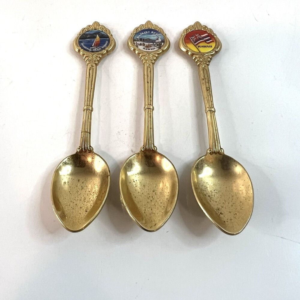 Vintage Hawaii Souvenir Collector Spoons Waikiki And Diamond Head